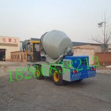 湖北赤壁帶自上料攪拌車廠家說明，1.6立方2方流動(dòng)式自裝料自拌水泥罐車價(jià)格