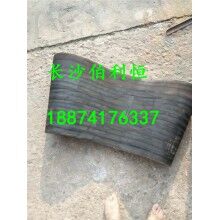  銷售攪拌機(jī)配機(jī)，中聯(lián)攪拌機(jī)配件原裝下料斗膠桶